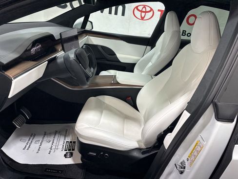 Used 2022 Tesla Model X image 22