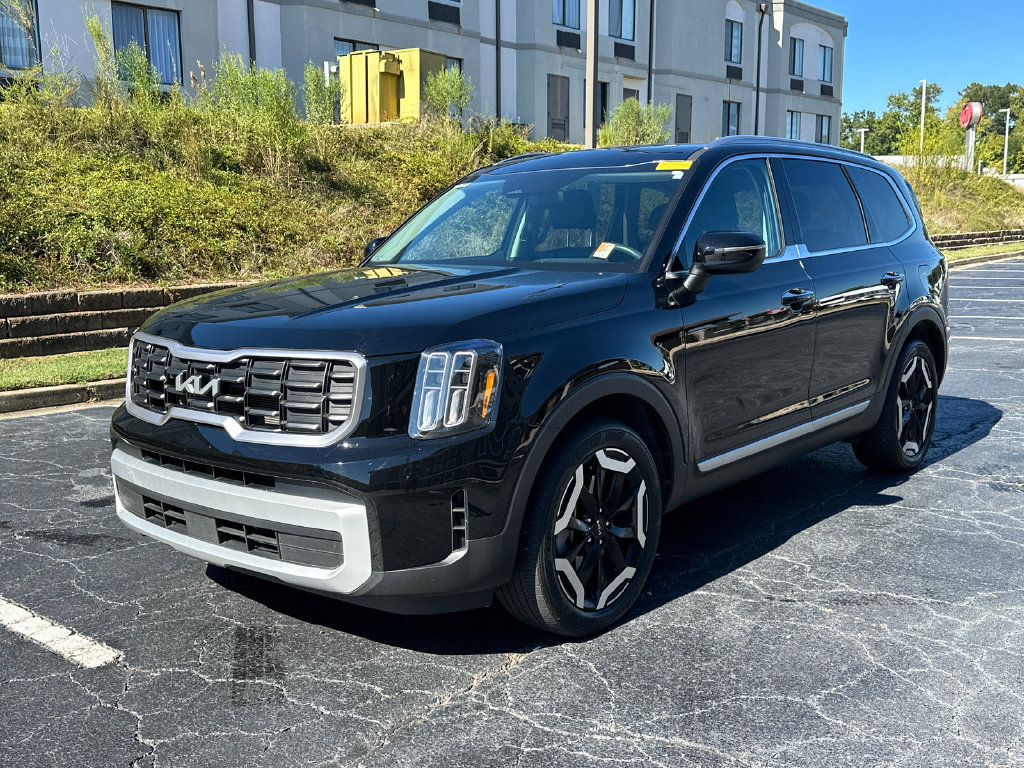 Certified 2025 Kia Telluride S FWD image 3