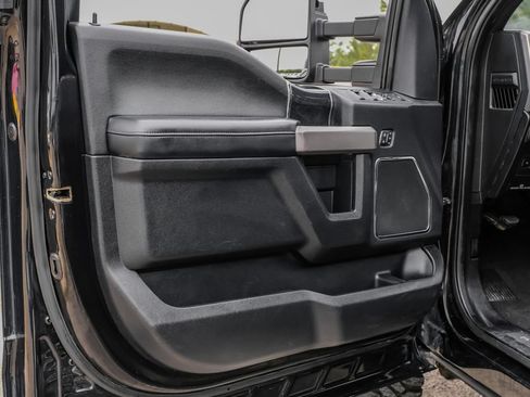 Used 2020 Ford F250 Platinum w/ Tremor Off-Road Package AWD/4WD image 36