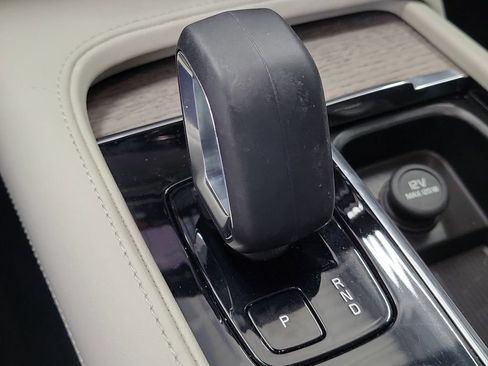Certified 2023 Volvo S90 B6 Plus AWD/4WD image 32