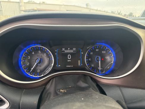 Used 2017 Chrysler Pacifica LX w/ Tire & Wheel Group image 17