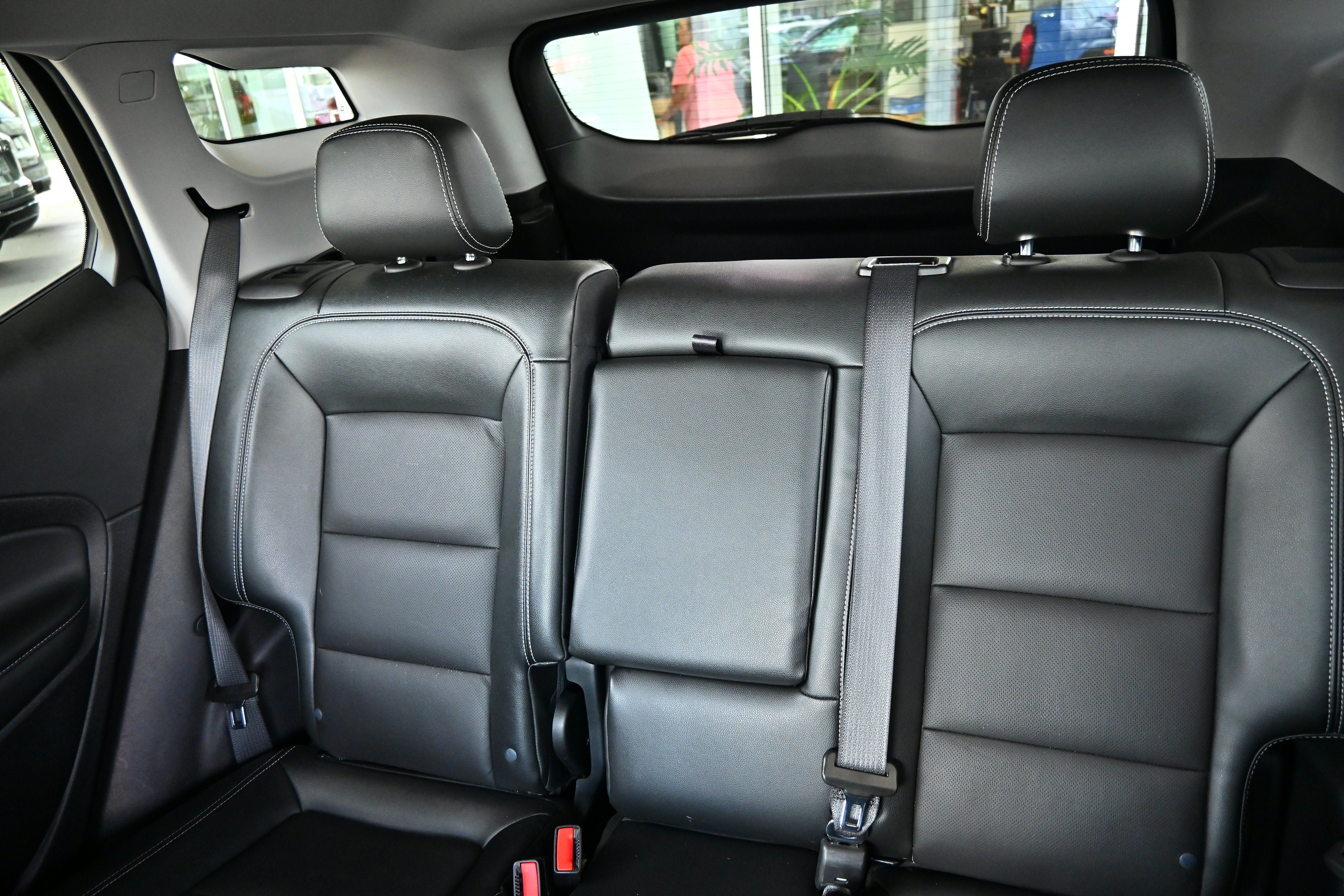 Used 2024 GMC Terrain SLT AWD/4WD image 26