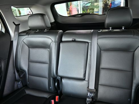 Used 2024 GMC Terrain SLT AWD/4WD image 26