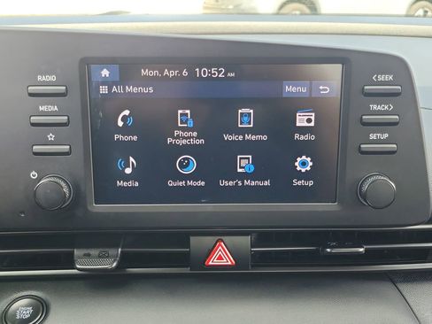 Used 2025 Hyundai Elantra Sport FWD image 9