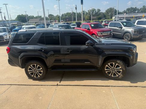 Used 2025 Toyota 4Runner Limited w/ Tow Technology Package AWD/4WD image 5