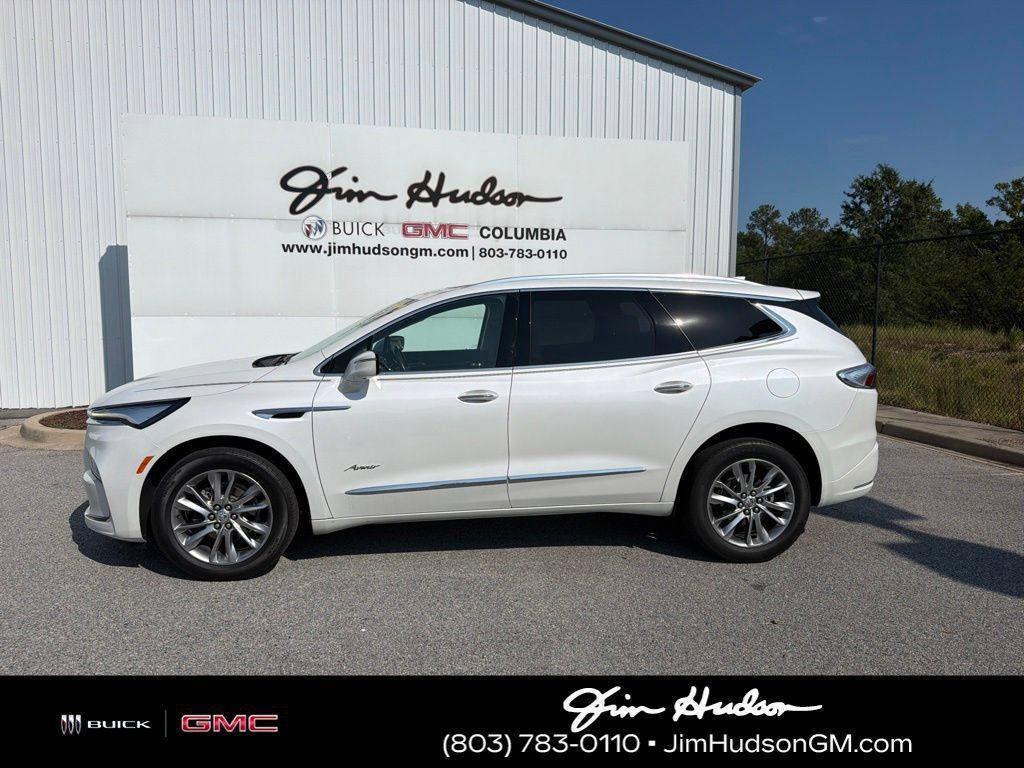 Used 2023 Buick Enclave Avenir w/ Avenir Technology Package AWD/4WD image 2