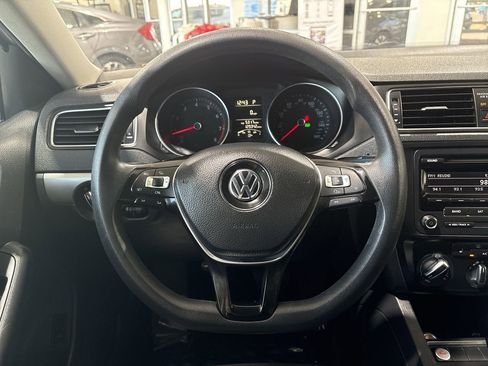 Used 2015 Volkswagen Jetta SE image 14