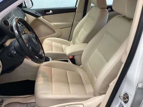 Used 2016 Volkswagen Tiguan S AWD/4WD image 9