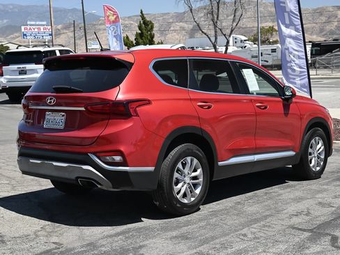 Used 2020 Hyundai Santa Fe SE FWD image 5
