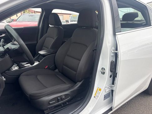 Used 2024 Chevrolet Malibu LT FWD image 9