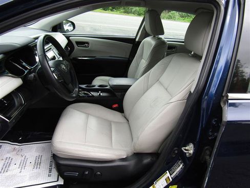 Used 2013 Toyota Avalon XLE image 10