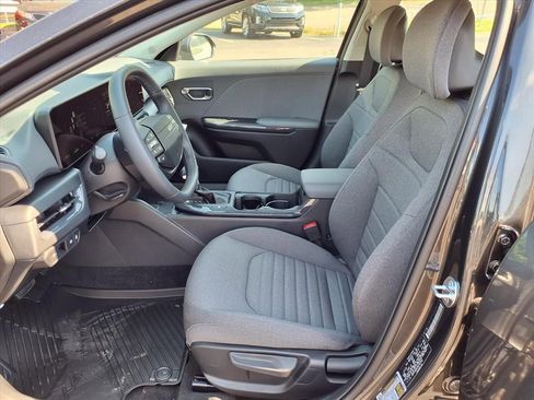 New 2025 Kia K4 EX image 12