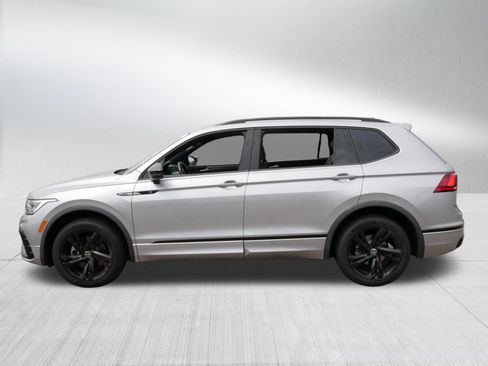 Certified 2023 Volkswagen Tiguan SE R-Line AWD/4WD image 4