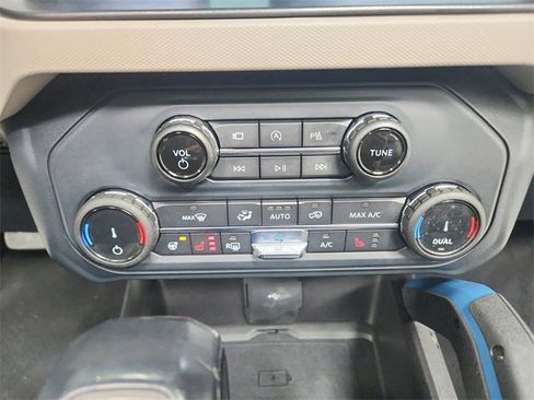 Used 2022 Ford Bronco Wildtrak image 32