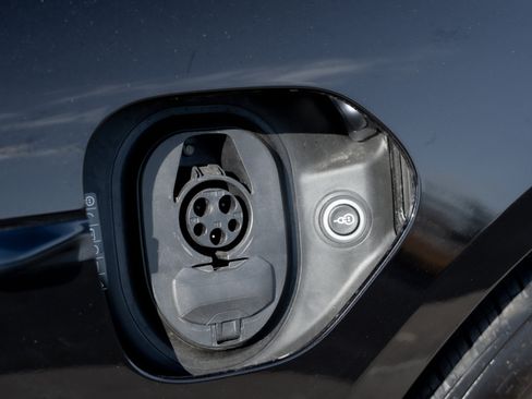 Used 2021 Porsche Taycan 4S image 39