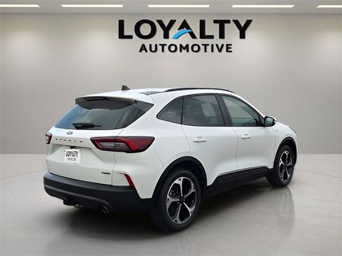 Used 2025 Ford Escape ST-Line Elite w/ Class II Trailer Tow Package image 5