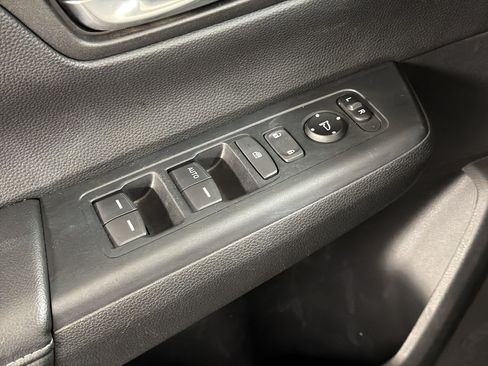 Used 2025 Honda CR-V LX image 13