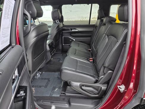 Used 2025 Jeep Wagoneer Series II image 21