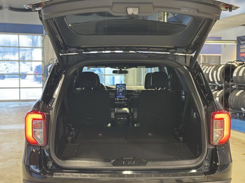 Used 2021 Ford Explorer ST w/ Equipment Group 401A image 6