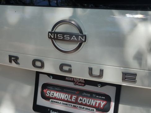 Used 2024 Nissan Rogue S FWD image 13