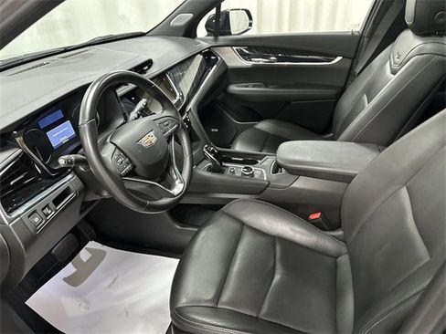 Certified 2025 Cadillac XT6 Premium Luxury image 15