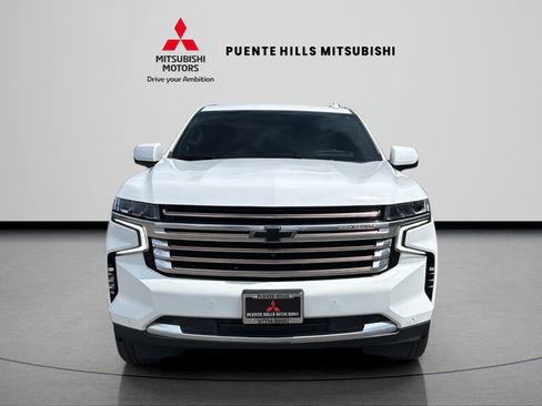 Used 2023 Chevrolet Suburban High Country w/ Advanced Technology Package AWD/4WD image 2