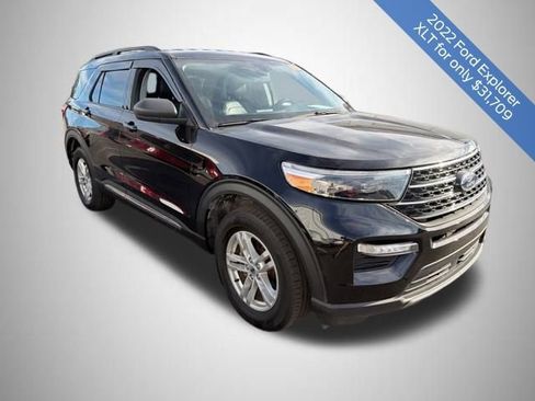 Used 2022 Ford Explorer XLT w/ Equipment Group 202A image 38