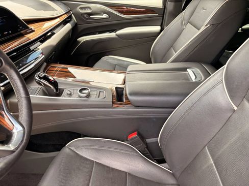 Used 2023 Cadillac Escalade Premium Luxury w/ Performance Package AWD/4WD image 30