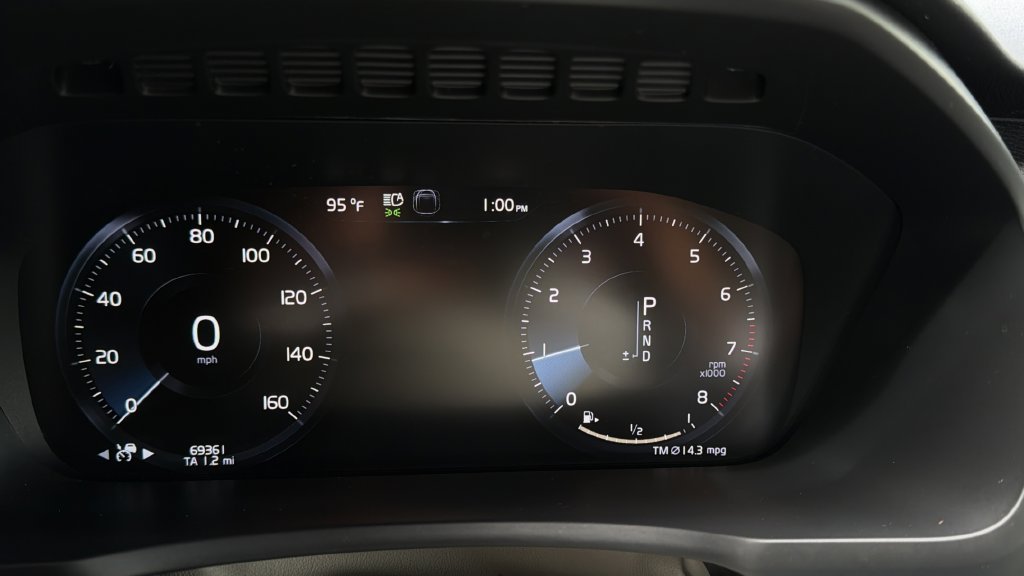 Used 2022 Volvo XC90 T5 Momentum w/ Protection Package Premier FWD image 36