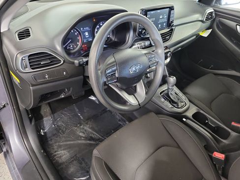 Used 2019 Hyundai Elantra GT image 10