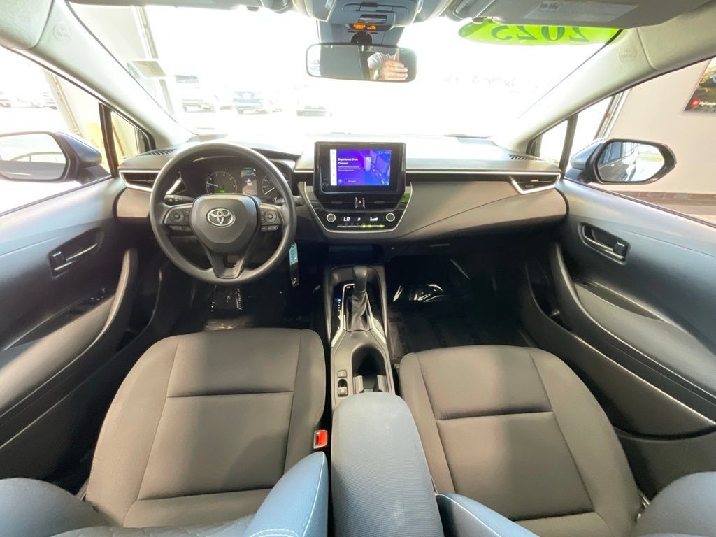 Certified 2025 Toyota Corolla LE FWD image 8