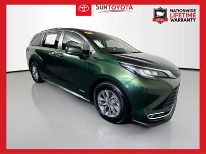 Used 2021 Toyota Sienna XLE