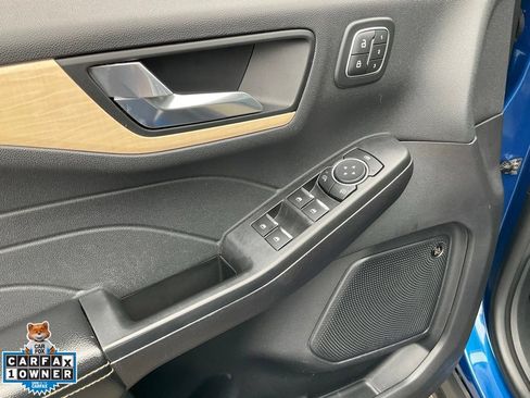 Used 2022 Ford Escape Titanium w/ Titanium Premium Package FWD image 27