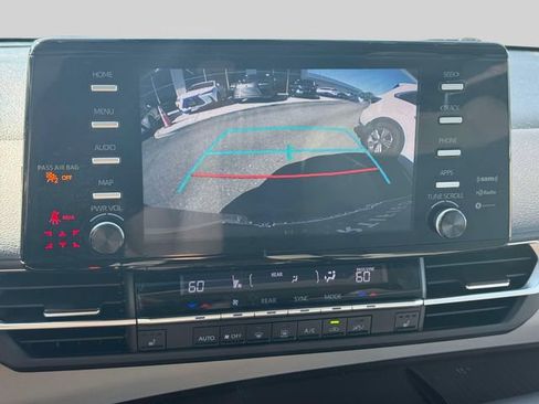 Used 2021 Toyota Sienna XLE FWD image 34