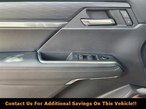 New 2025 GMC Acadia Elevation w/ Elevation Premium Package image 17