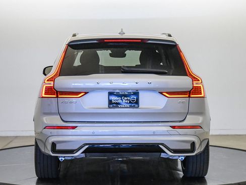 Certified 2023 Volvo XC60 B5 Ultimate w/ Climate Package FWD image 3