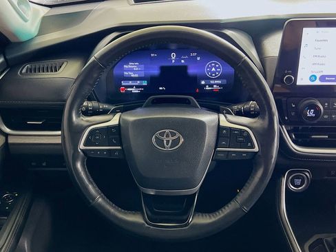 Used 2024 Toyota Grand Highlander AWD image 14