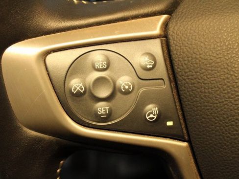 Used 2022 GMC Canyon Denali w/ Denali Black Edition Package image 8