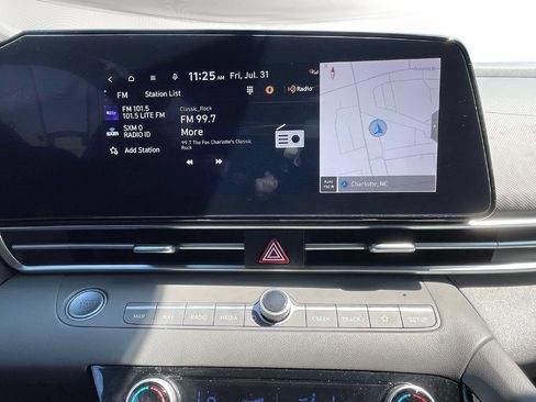 Used 2023 Hyundai Elantra SEL w/ Convenience Package FWD image 25