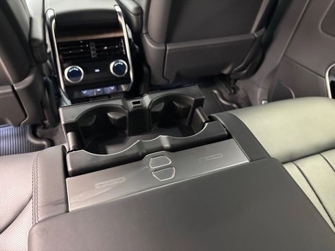 New 2025 Land Rover Range Rover Long Wheelbase SE image 25