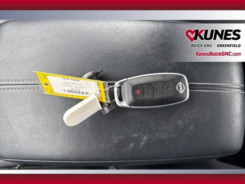 Used 2025 Nissan Sentra SV image 17