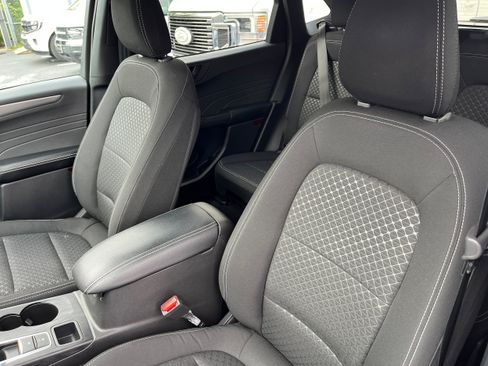Used 2024 Ford Escape Active w/ Tech Pack #1 FWD image 9
