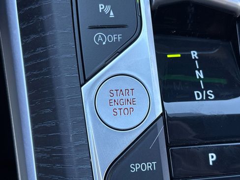 Used 2025 BMW 330i Sedan w/ Premium Package image 28