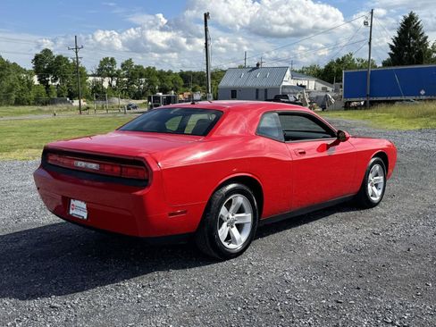 Used 2010 Dodge Challenger SE RWD image 20