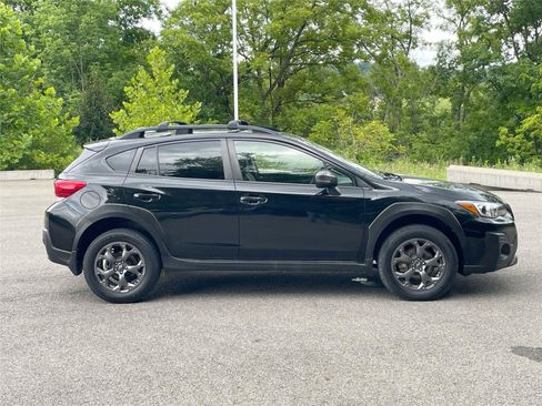 Used 2022 Subaru Crosstrek 2.5i Sport w/ Moonroof Package AWD/4WD image 4