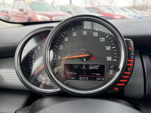 Used 2017 MINI Cooper 4-Door Hardtop image 18