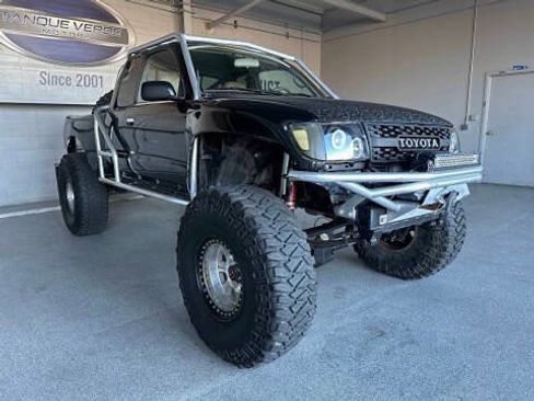 Used 2000 Toyota Tacoma PreRunner RWD image 3