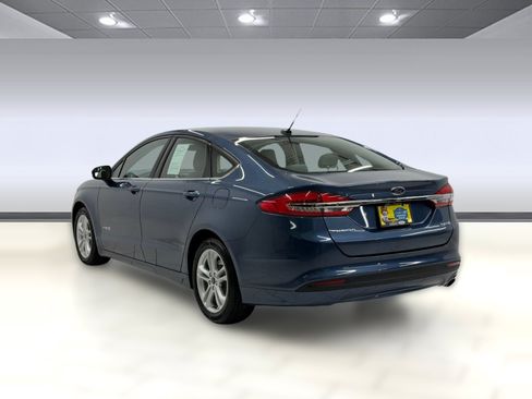 Used 2018 Ford Fusion S FWD image 2