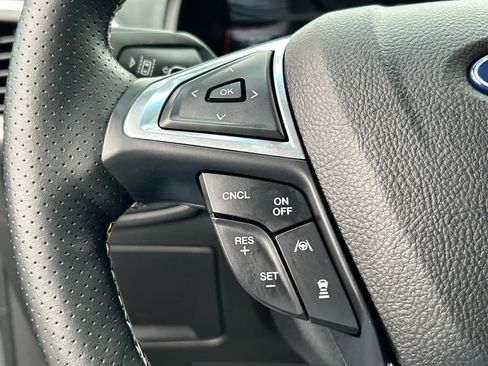 Certified 2022 Ford Edge ST w/ Equipment Group 401A image 33