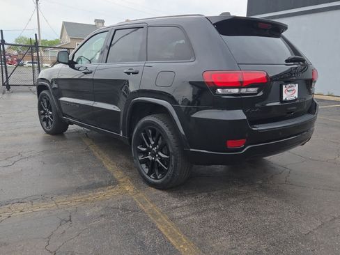 Used 2020 Jeep Grand Cherokee Altitude AWD/4WD image 7